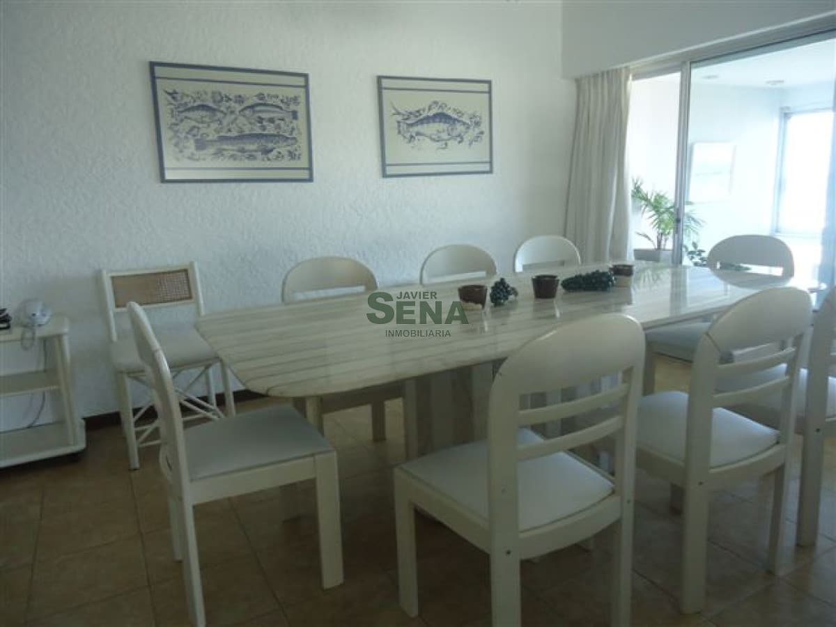 Venta y alquiler en la Brava, 3 Dormitorios, 2 baños, piscina, servicios y la Mejor Vista brava