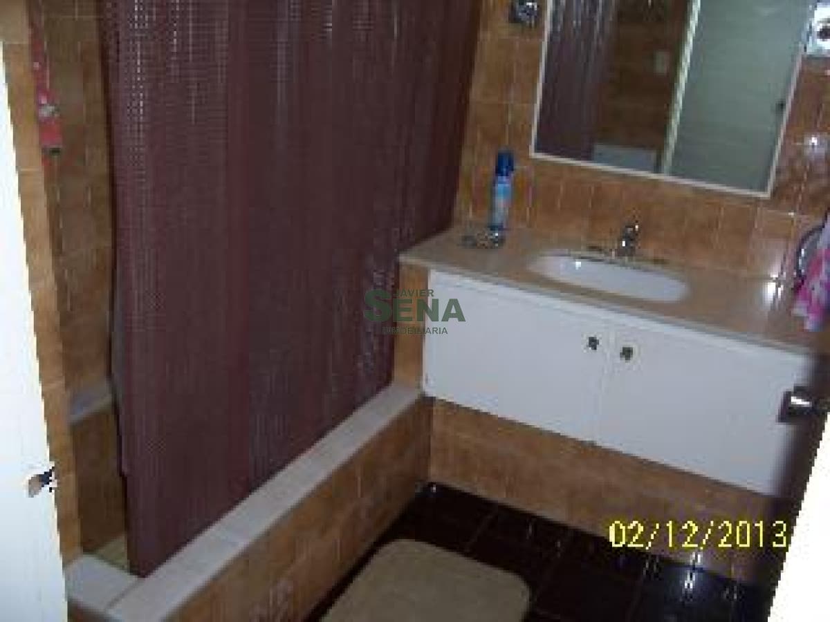 Venta y alquiler en la Brava, 3 dormitorios, 2 baños, gran vista con servicios.