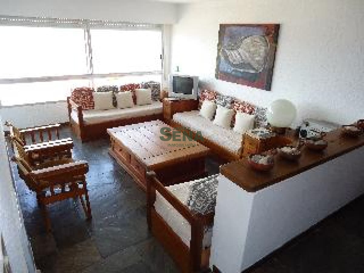 Venta y alquiler en la Brava, 1 dormitorio, baño, linda vista y servicios.