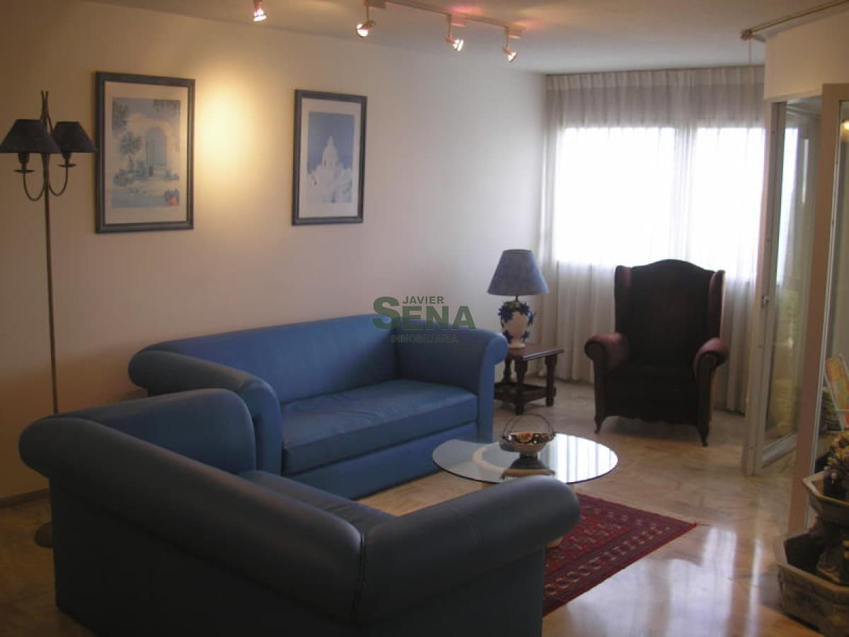 Alquiler de apartamento en la Roosevelt, 3 dormitorios, 3 baños, gran vista a la bahia.-