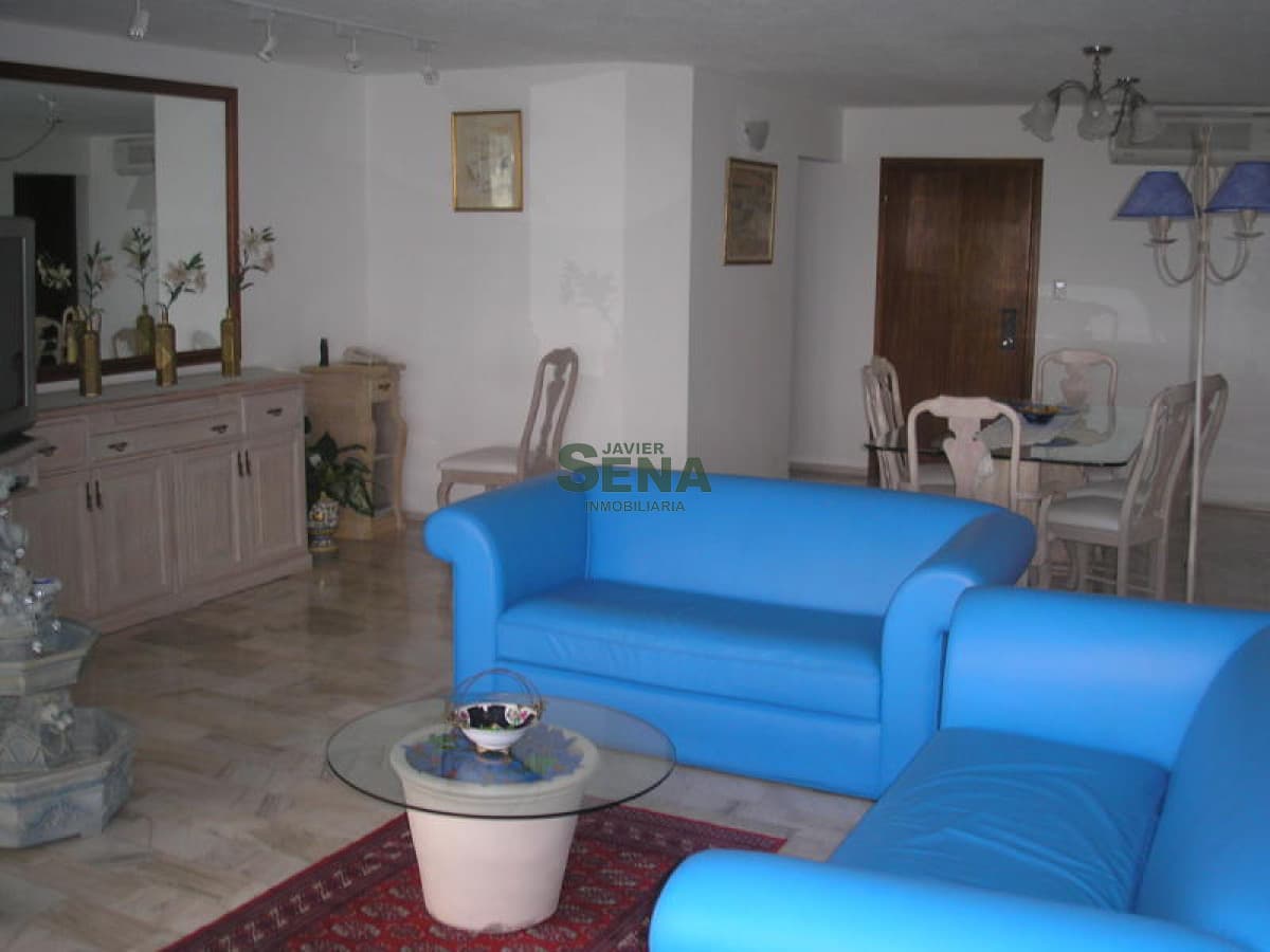 Alquiler de apartamento en la Roosevelt, 3 dormitorios, 3 baños, gran vista a la bahia.-