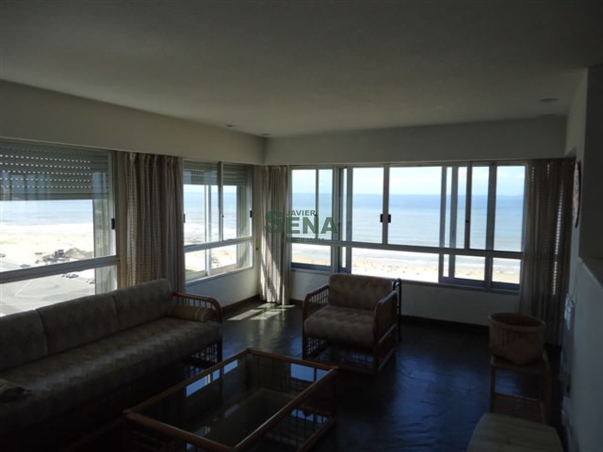 Venta de apartamento en la Brava, 2 dormitorios, 2 baños, terraza con vista