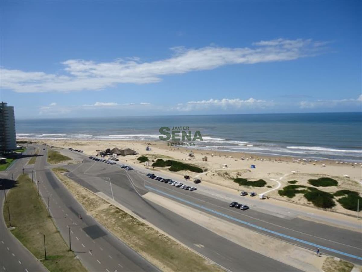 Venta de apartamento en la Brava, 2 dormitorios, 2 baños, terraza con vista