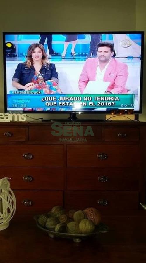 Venta y alquiler en Peninsula, 3 dormitorios, 2 baños, edificio emblematico.