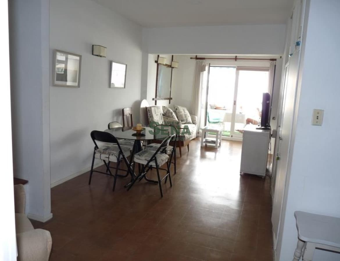 Alquiler de apartamento en la Peninsula, 1 dormitorio, baño, buena vista.