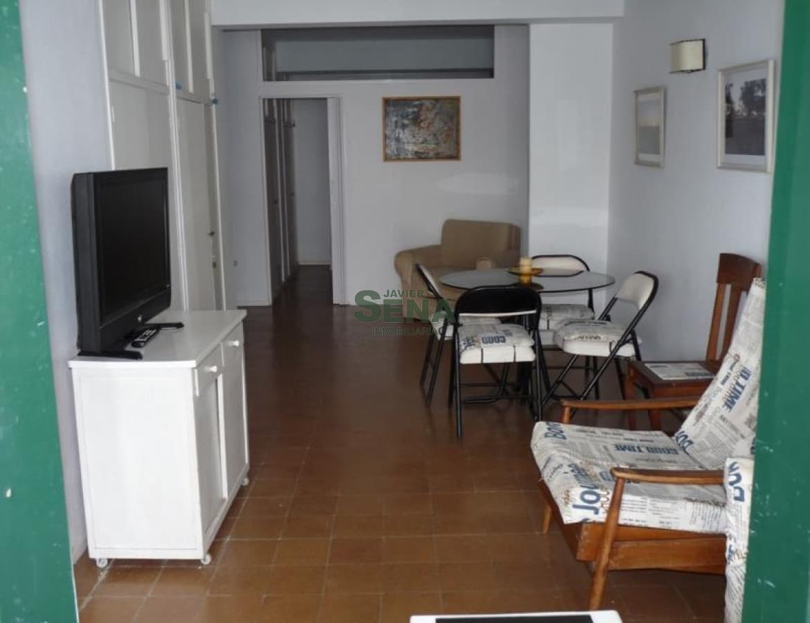 Alquiler de apartamento en la Peninsula, 1 dormitorio, baño, buena vista.