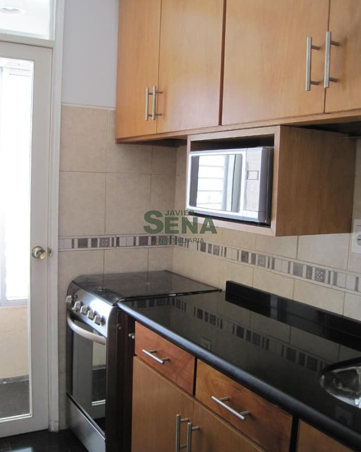 Alquiler de apartamento en la Peninsula, 2 dormitorios, 2 baños, con vista y servicios.