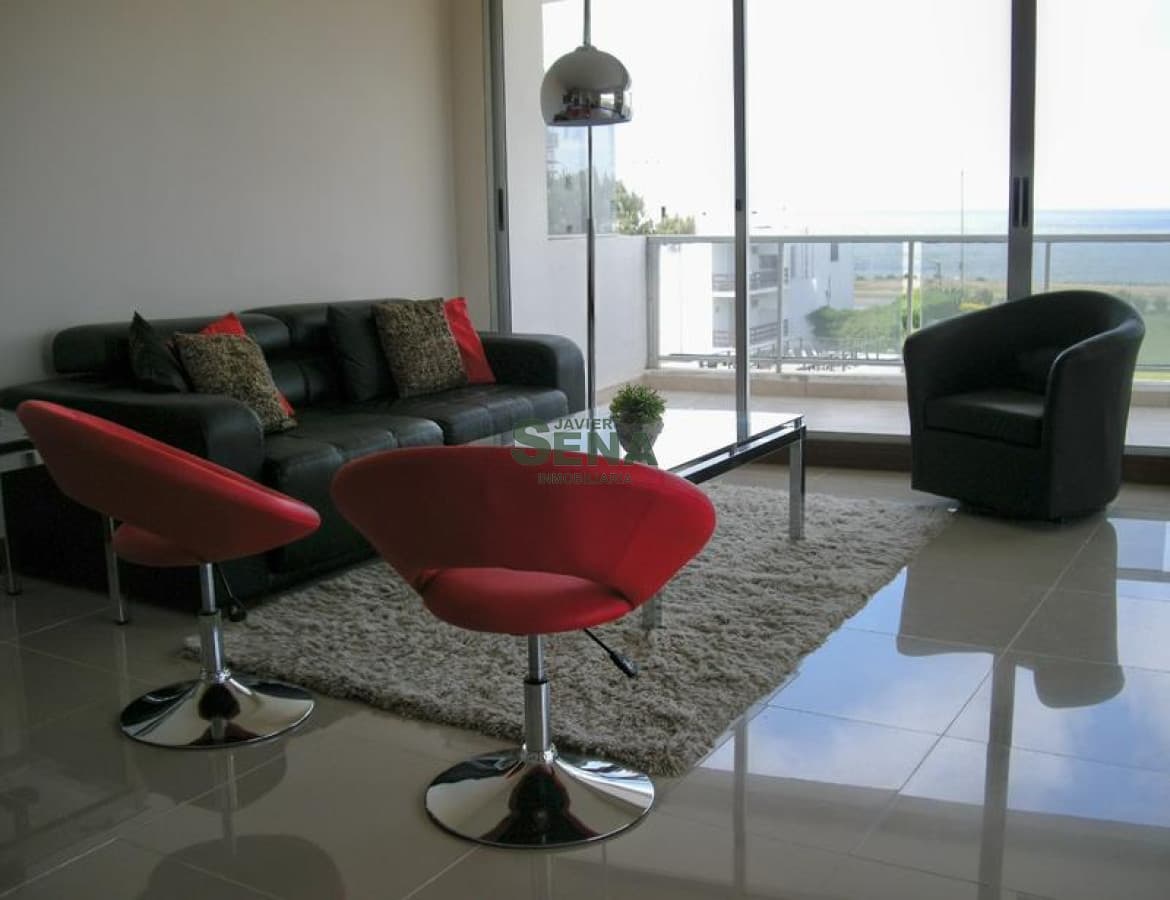 Venta  de Apto en la Mansa, 3 Dormitorios, 3 baños, Frente Al Mar Impecable.