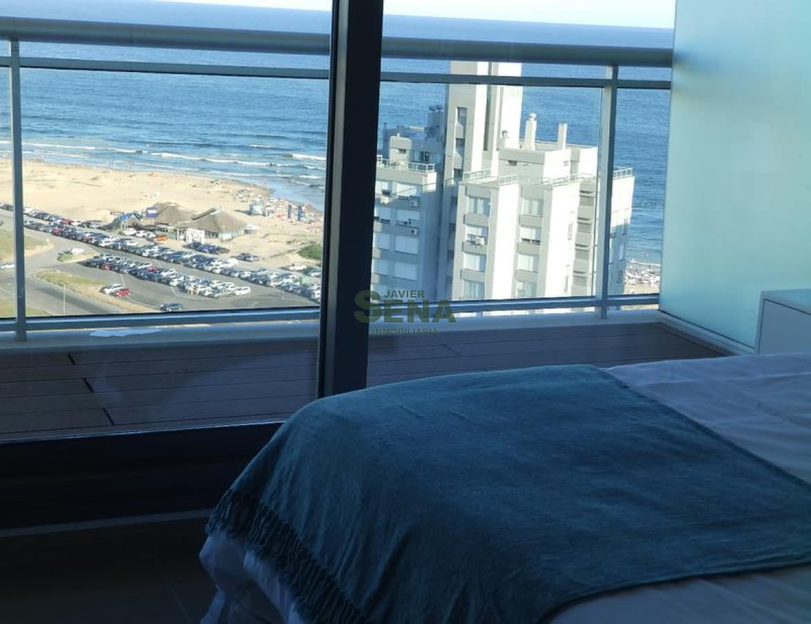 Alquiler de apartamento en la Brava, 2 dormitorios, 2 baños, todos los servicios.