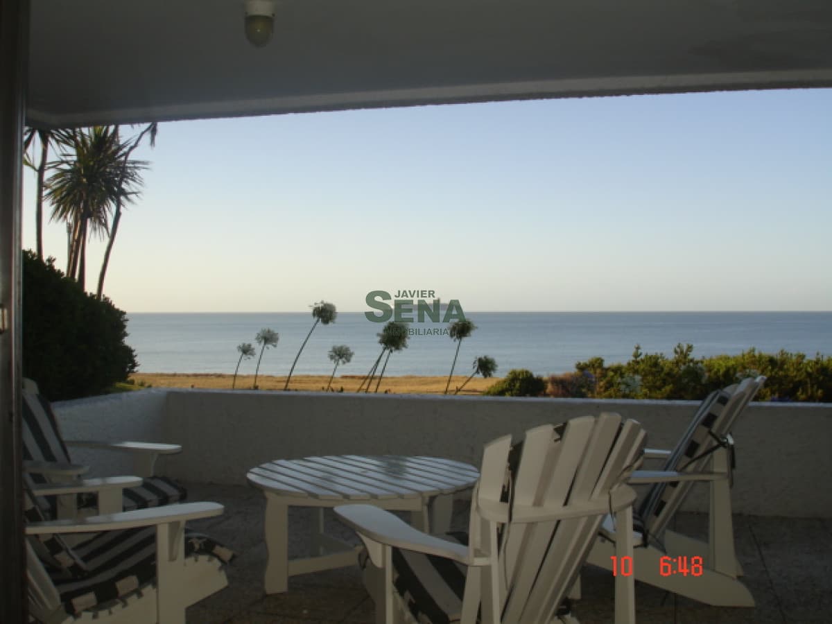 Venta y alquiler en la Mansa, 3 dormi, 3 baños, terraza con vista.