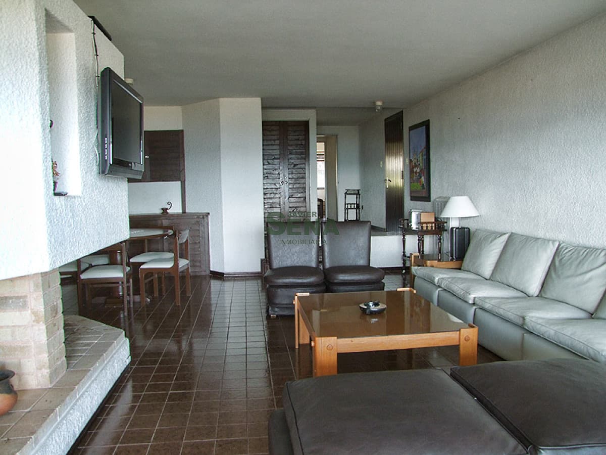 Venta y alquiler en la Mansa, 3 dormi, 3 baños, terraza con vista.