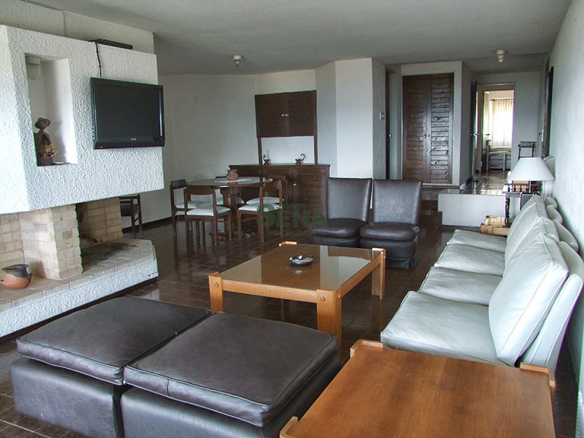 Venta y alquiler en la Mansa, 3 dormi, 3 baños, terraza con vista.