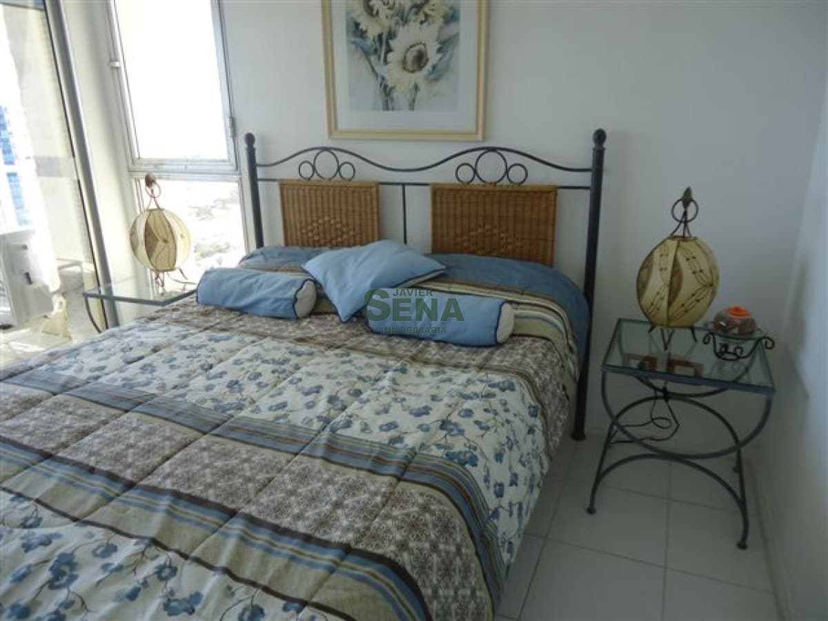 Alquiler y Venta de apartamento en la Brava, 3 dormitorios, 2 baños, con todos los servicios, gran vista Mansa y brava