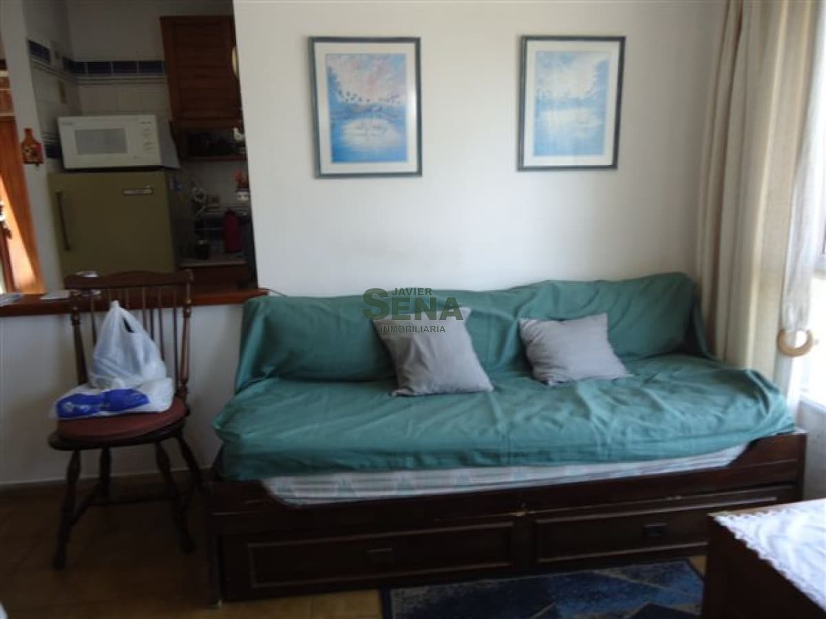 Venta de apartamento en la Brava, 1 dormitorio, baño, parrillero, a 1 cuadra del mar.