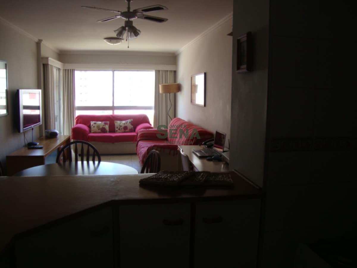 Brava, 1 dormi y medio, servicios y balcon