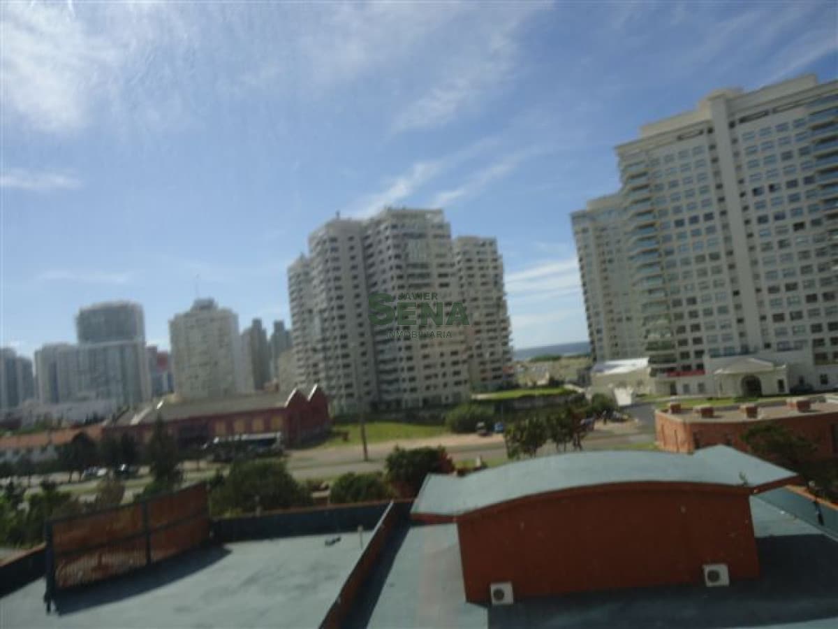 Venta de apartamento en la Mansa, 2 dormitorios, 2 baños, terraza con vista