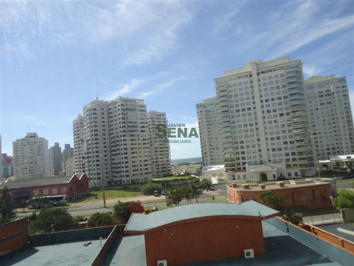 Venta de apartamento en la Mansa, 2 dormitorios, 2 baños, terraza con vista