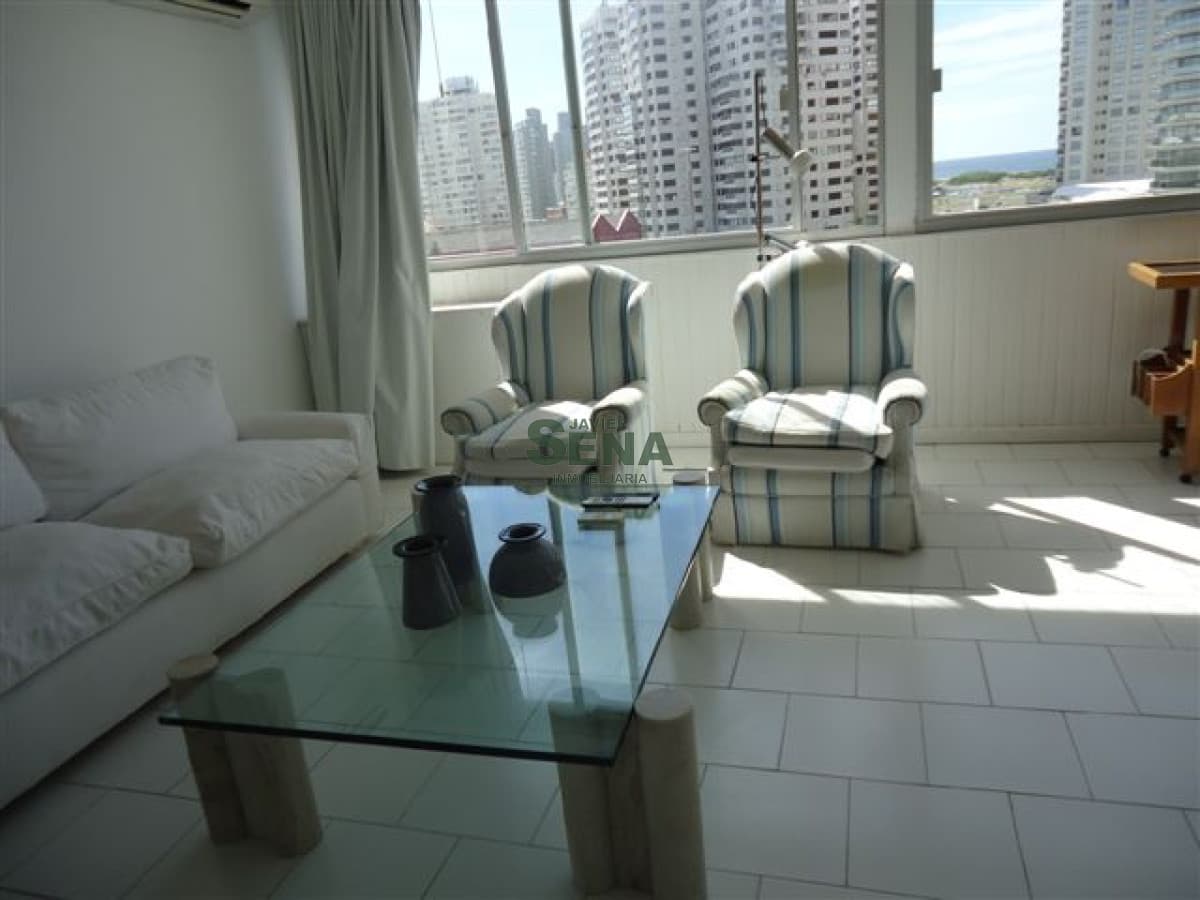 Venta de apartamento en la Mansa, 2 dormitorios, 2 baños, terraza con vista