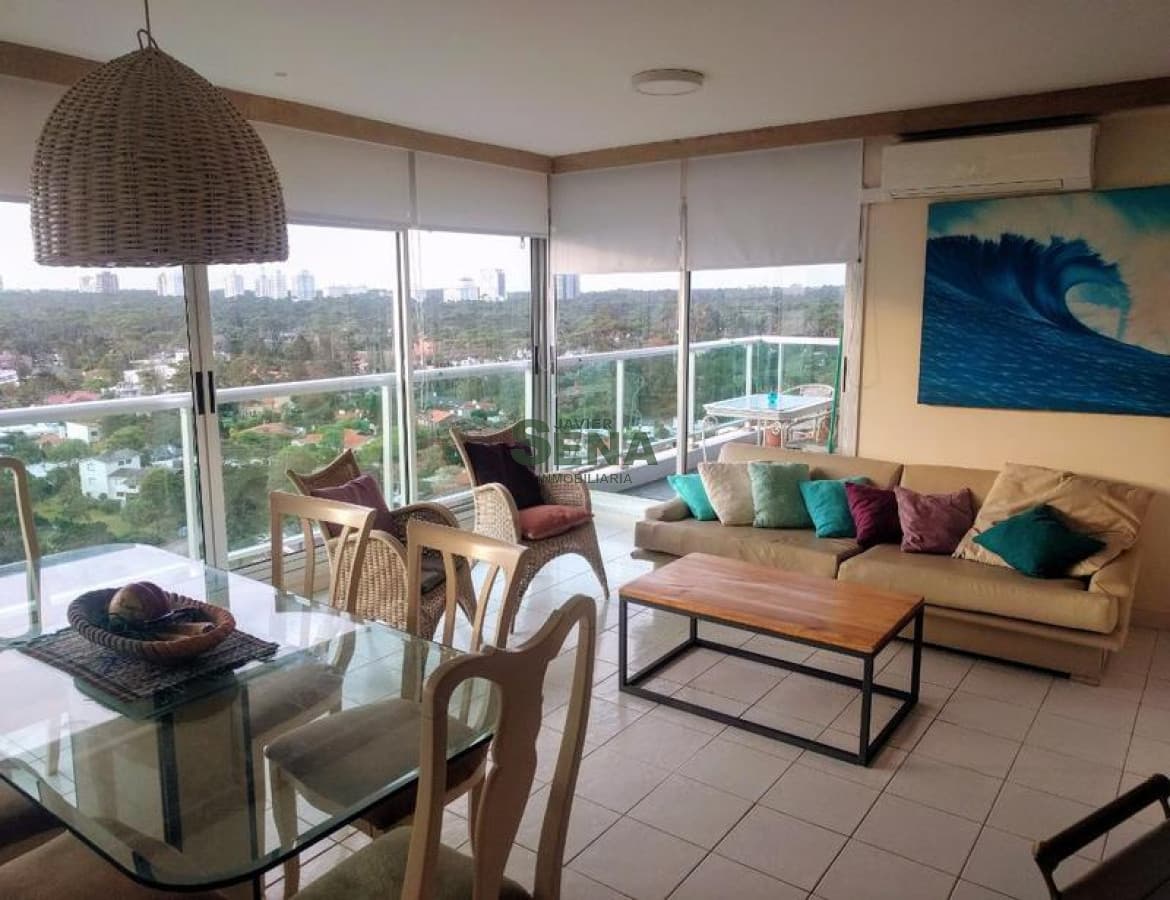 Venta y alquiler de apartamento en la Mansa, 2 dormitorios, 2 Baños, servicios y gran Vista.