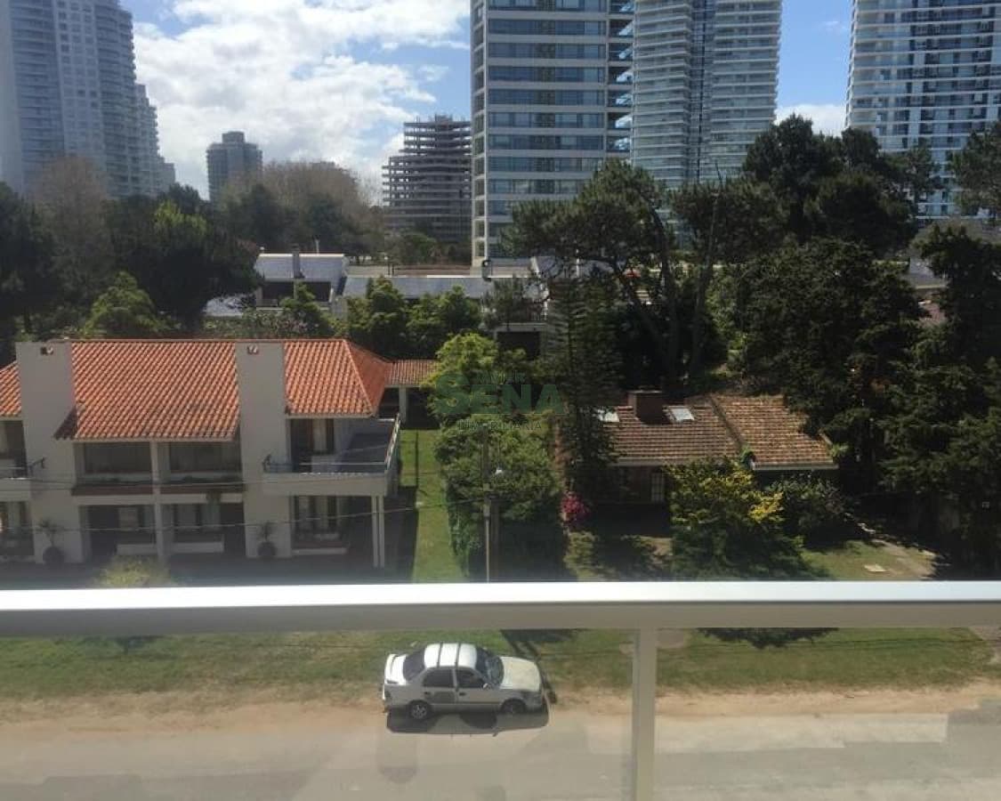 Alquiler de apartamento en la Brava, 2 dormi, 2 baños a mts. del Mar