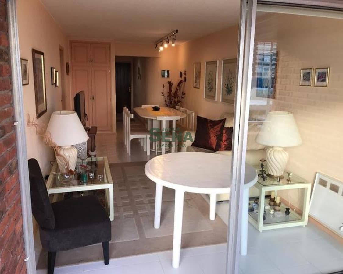 Venta  de Aartamento  A UNA CUADRA DE GORLERO, 2 dormitorios, 2 baños, con vista.