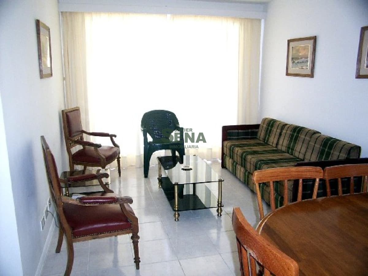 Alquiler de apartamento en la Brava, 1 dormitorio, baño, pileta-servicios y gran vista.