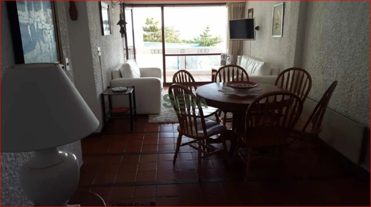 Alquiler de apartamento en la mansa, 2 dormitorios, 2 baños, balcon, frente al mar.