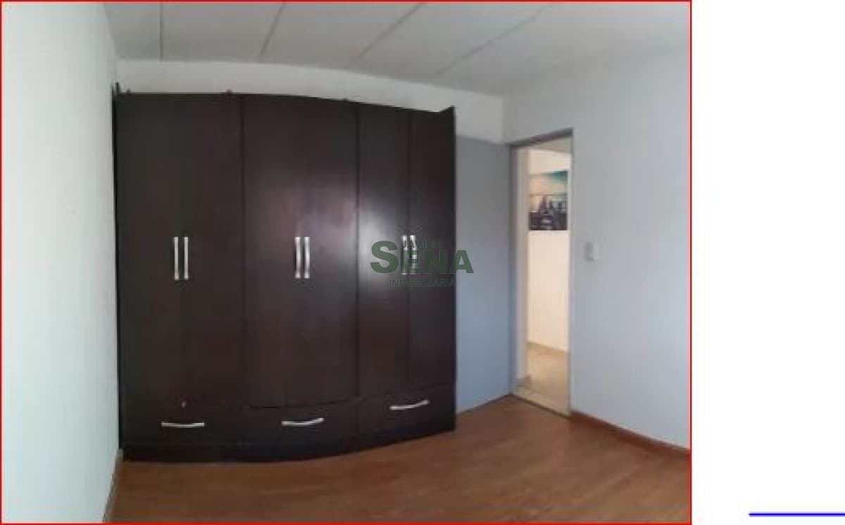 Venta de apartamento en el centro de Maldonado, 4 dormiorios, 1 baño, estacionamiento.