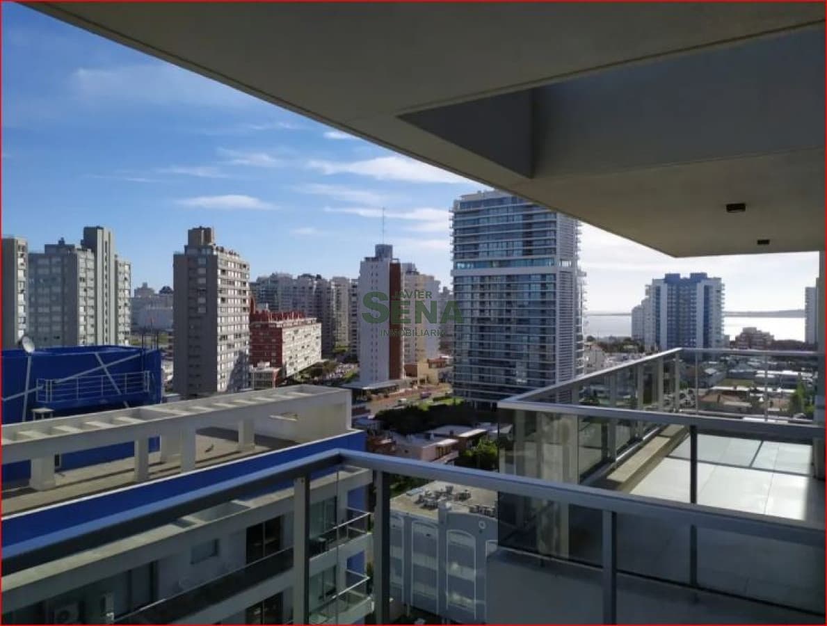 Alquiler de apartamento en la brava, 2 dormitorios, baño, piscina y buena vista a metros del mar.