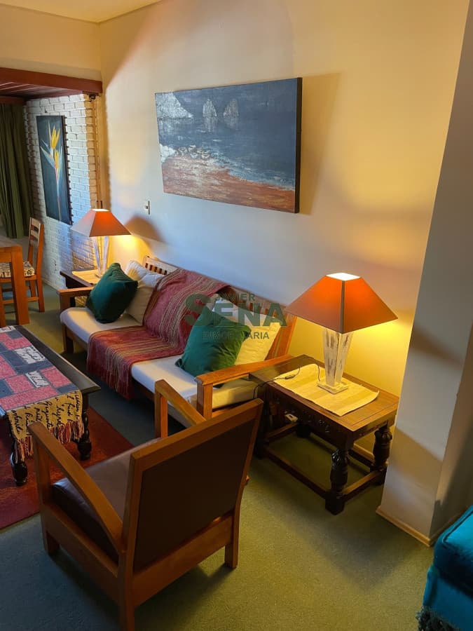 Venta de apartamento en la Brava, 2 dormitorios, baño, balcon, garaje, cerca del mar.