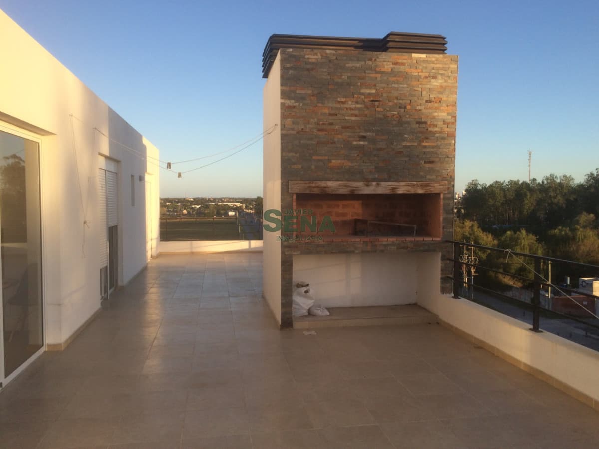 Venta de apartamento cerca del centro de Maldonado, 3 dormitorios, baño.