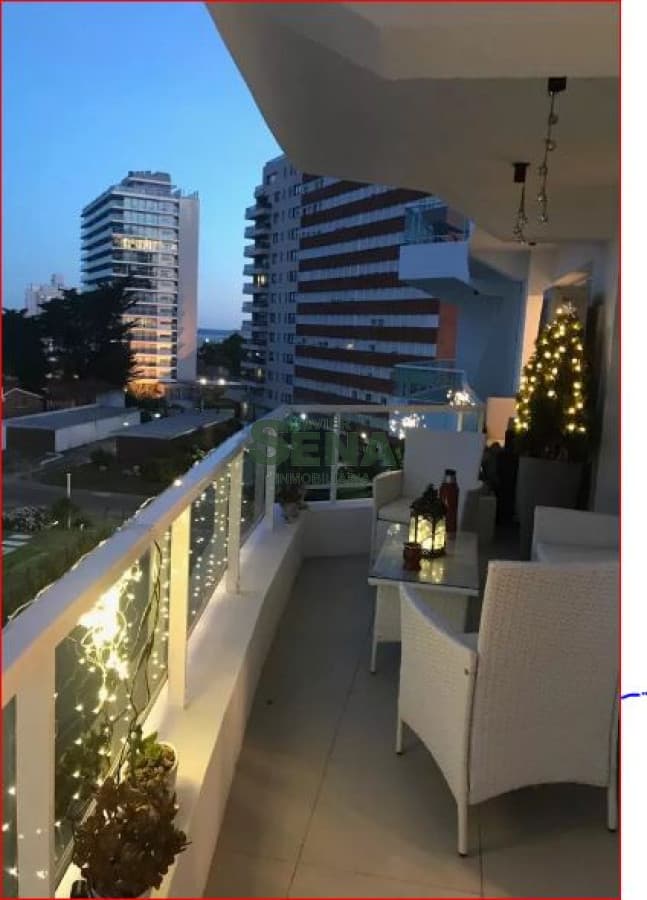 Alquiler de apartamento en la brava, 2 dormitorios, 2 baños, con servicios.