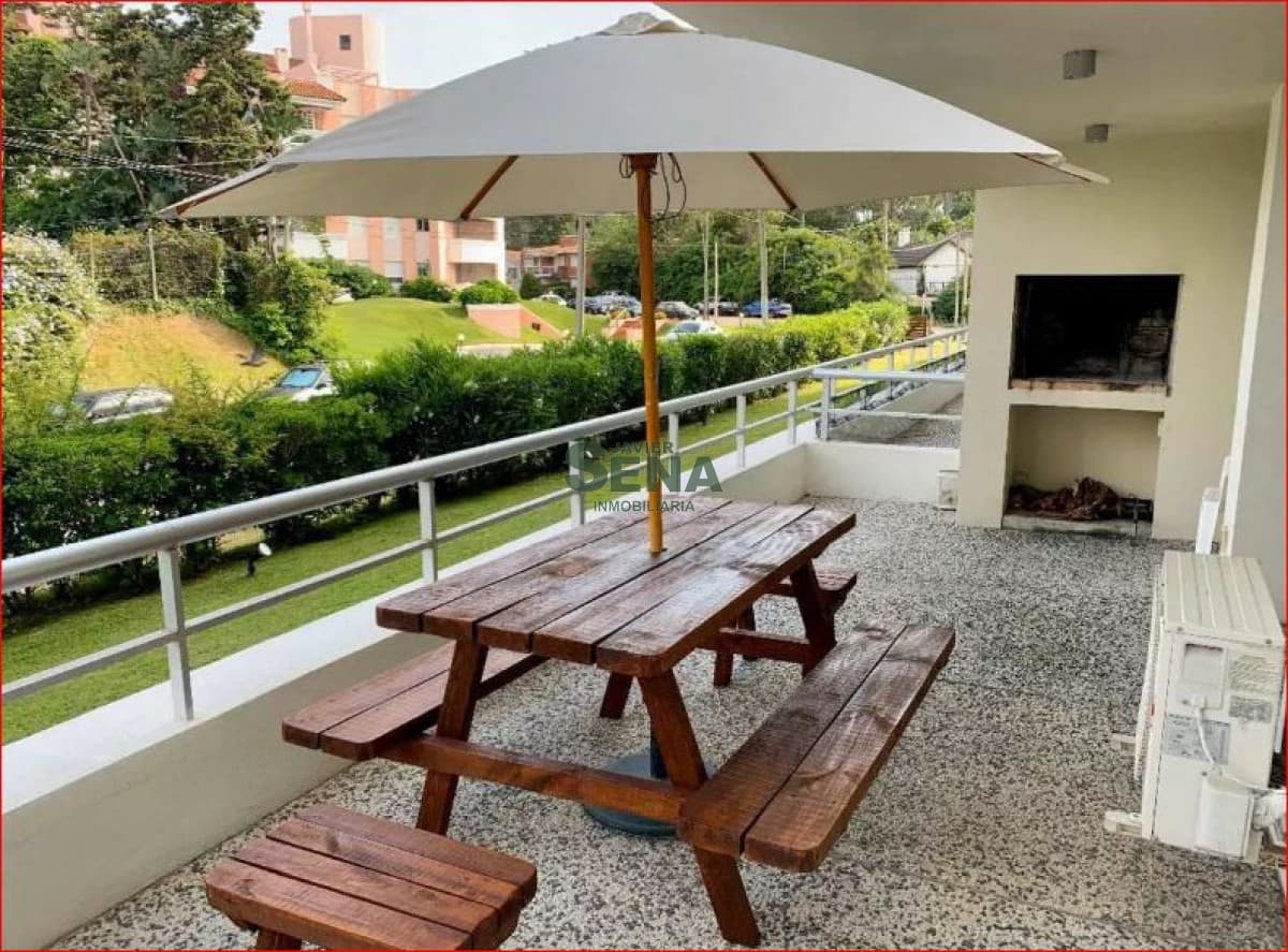 Alquiler de apartamento en la Mansa, 2 dormitorios, baño, edificio nuevo.