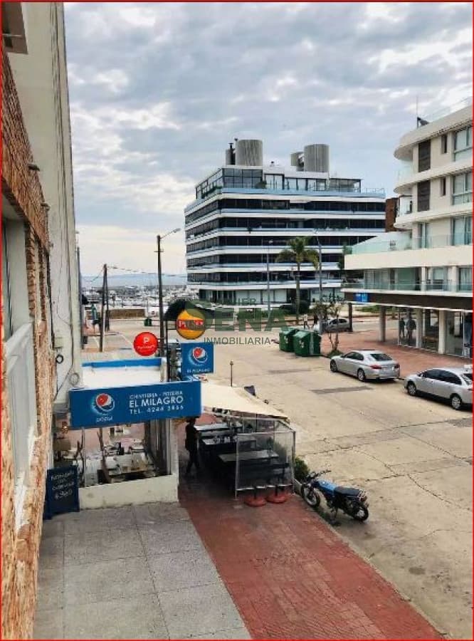 Apartamento ID.167554 - Alquiler de apartamento en la Peninsula, de 1 dormitorio, baño, a un paso de todo.