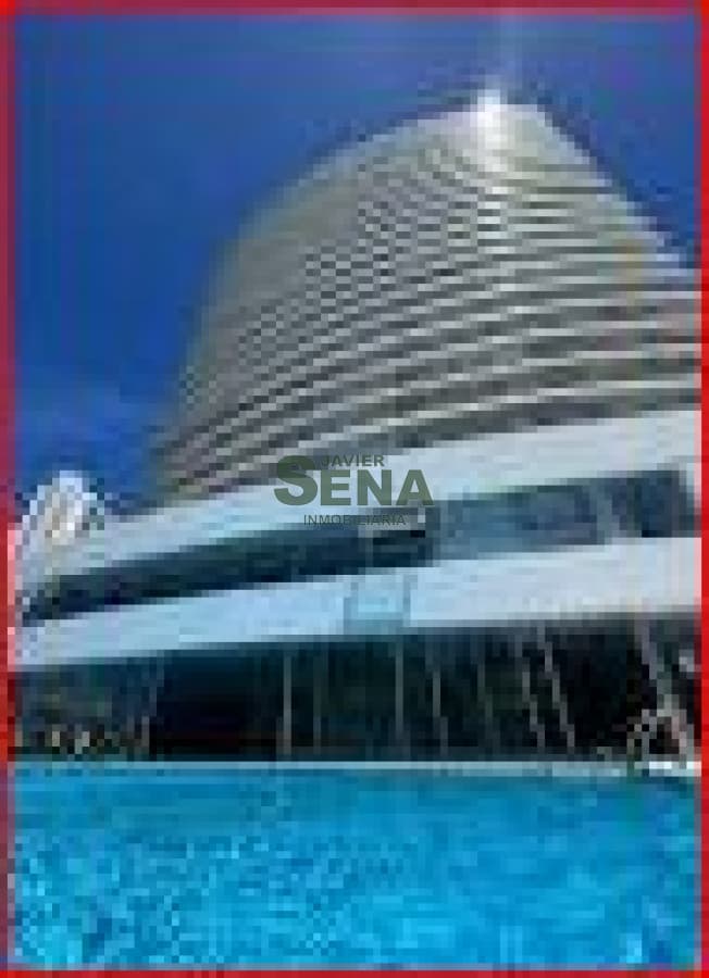 Alquiler de apartamento en la Mansa, 3 dormitorios, 3 baños, balcon, gran vista y servicios.