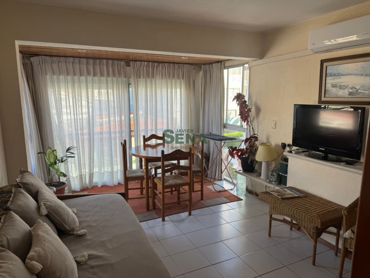 Alquiler invernal de apartamento en Peninsula, 1 dormitorios, baño, buena vista.