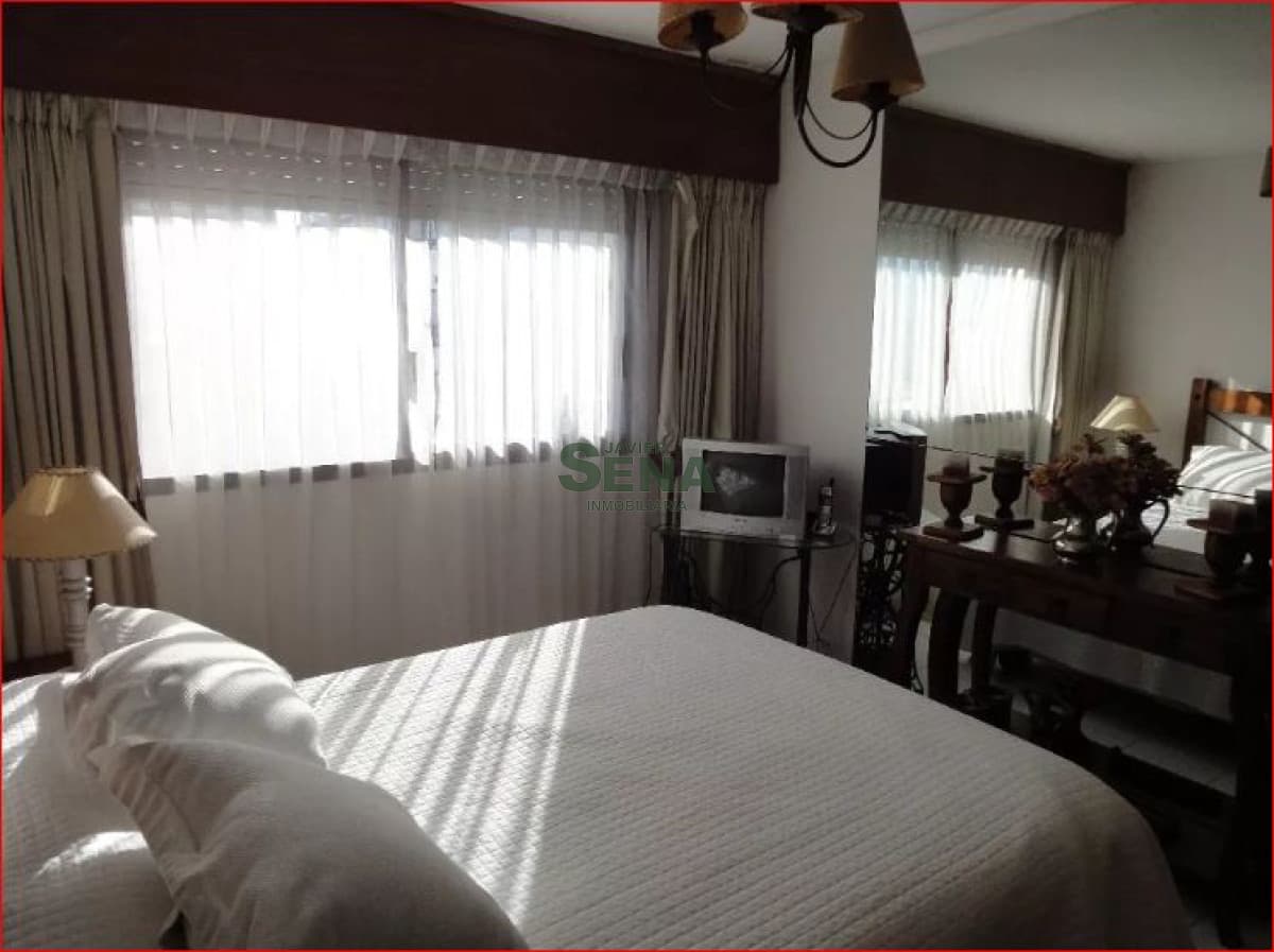 Venta de apartamento en la peninsula, 2 domitorios, 2 baños, con balcon.