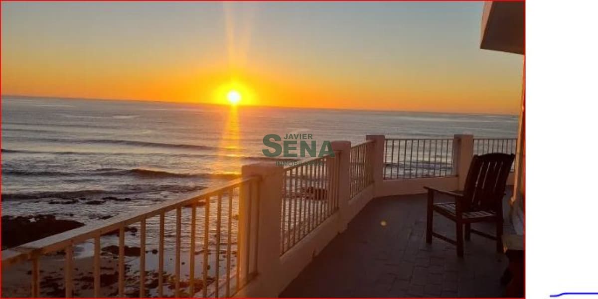 Alquiler de apartamento en la Peninsula, 2 dormitorios, 2 baños, balcon, linda vista al mar.