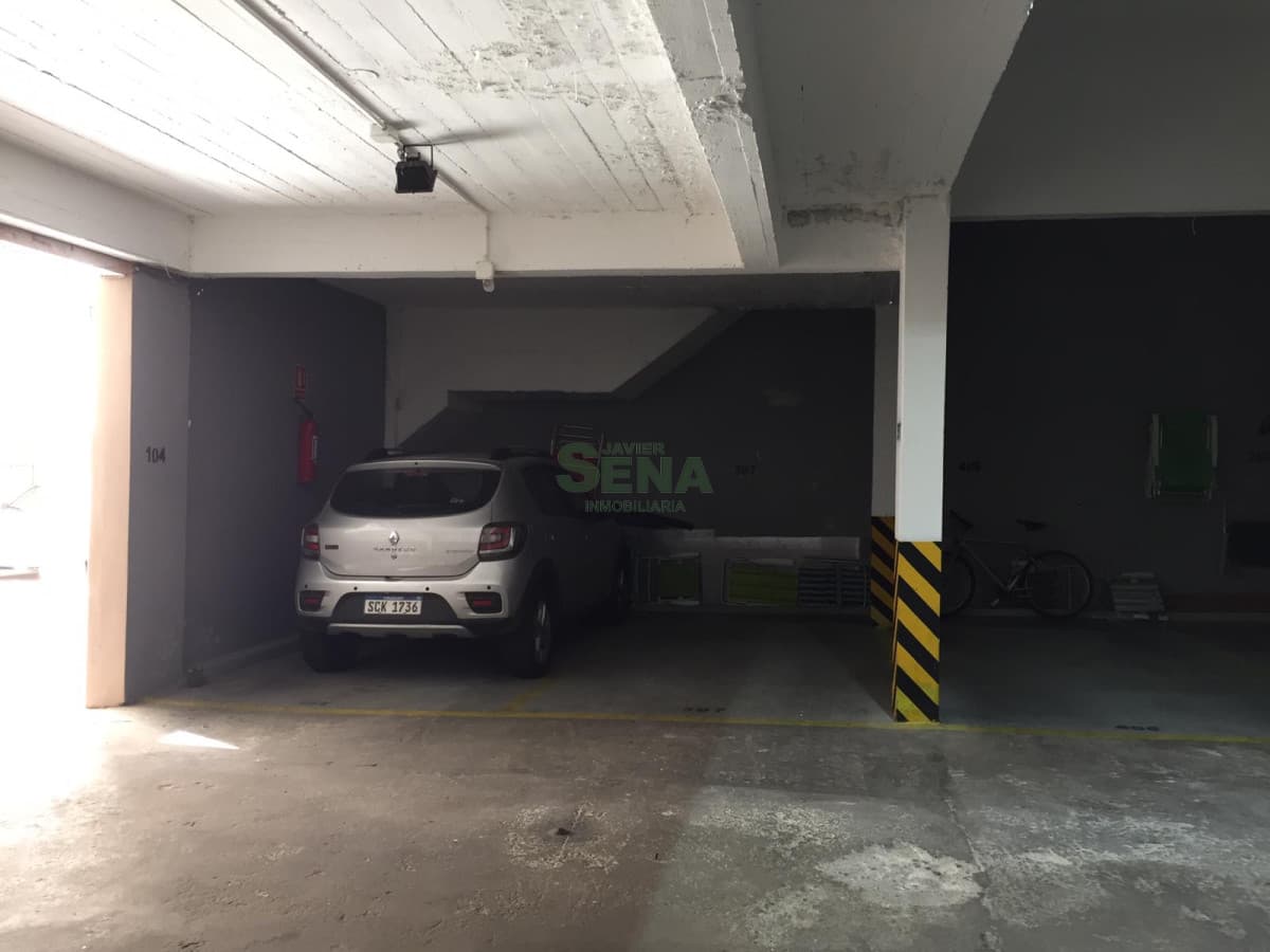 Venta apartamento Punta del este peninsula, 2 dormi, 2 baños, buen edificio.
