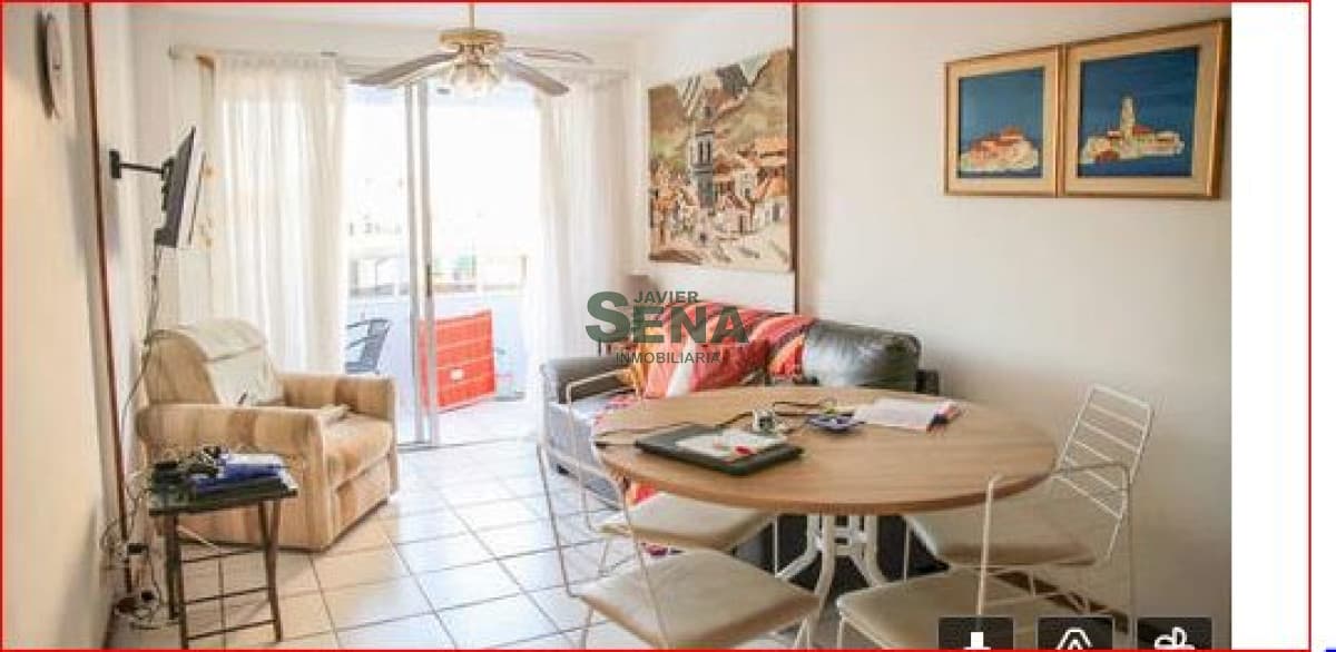 Venta y alquiler de apartamento en la Mansa, 1 dormitorio, baño, con servicios, a metros del mar.