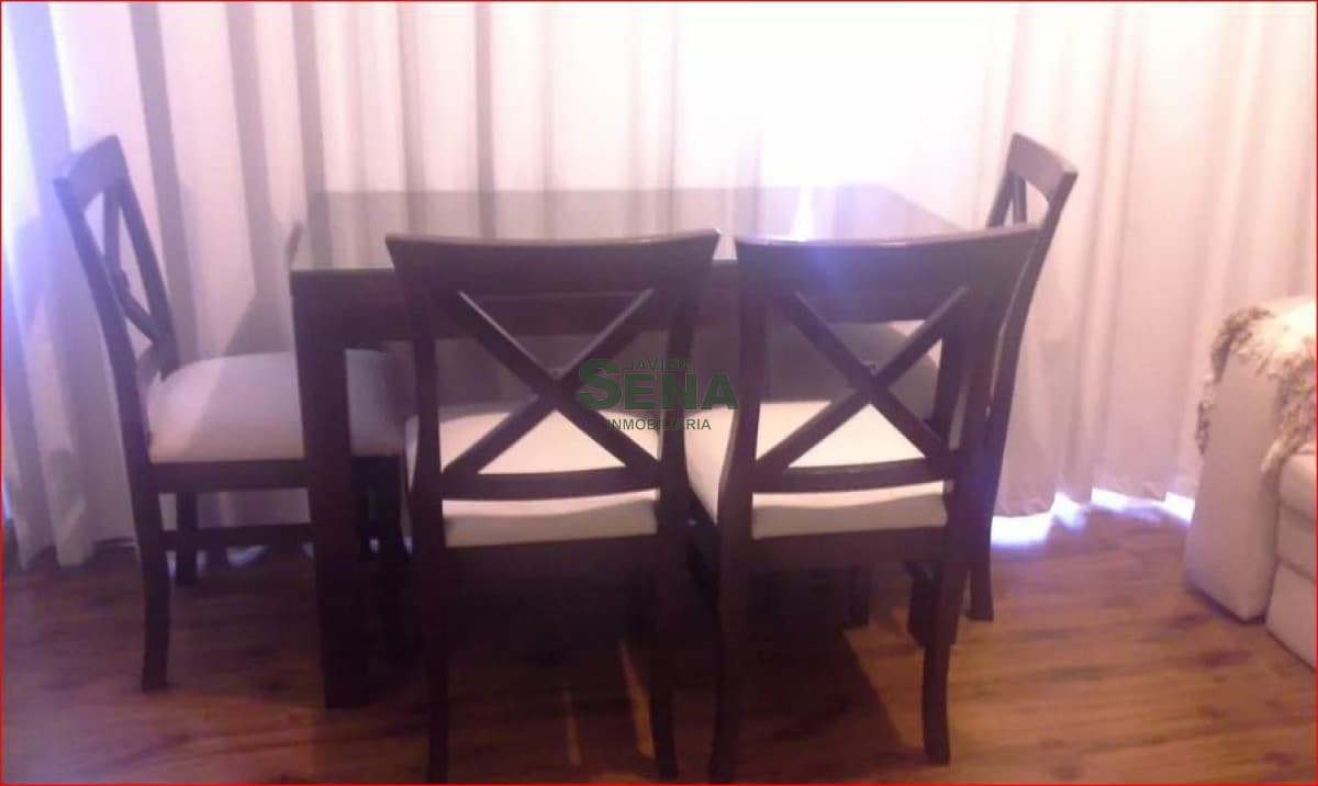 Alquiler de apartamento en la Peninsula, 1 dormitorio, baño, a un paso de todo.