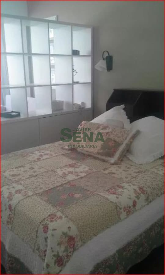 Alquiler de apartamento en la Peninsula, 1 dormitorio, baño, a un paso de todo.