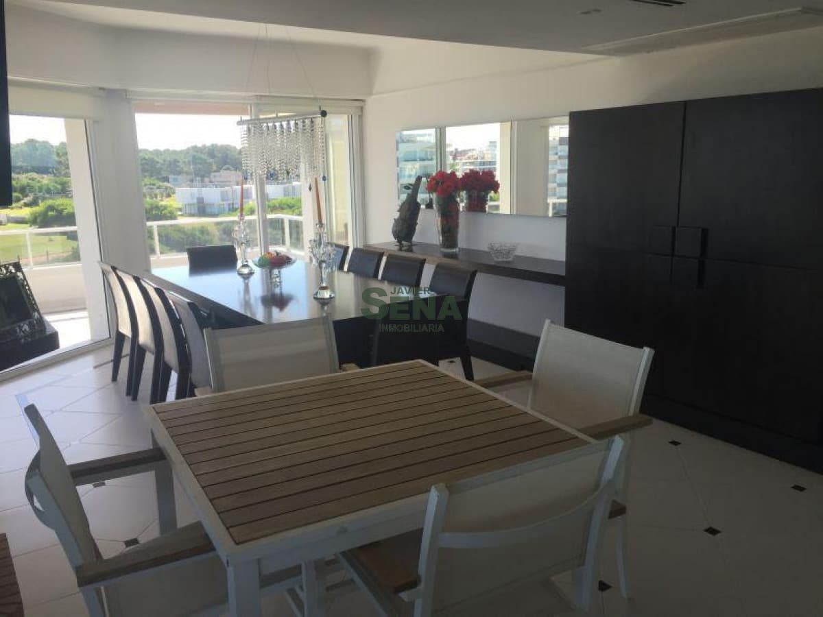 Venta de amplisimo penthouse, en 2 plantas,  en la Brava con todas las comidades, un lujo, más  Loft de 90 m2 de uso exclusivo.