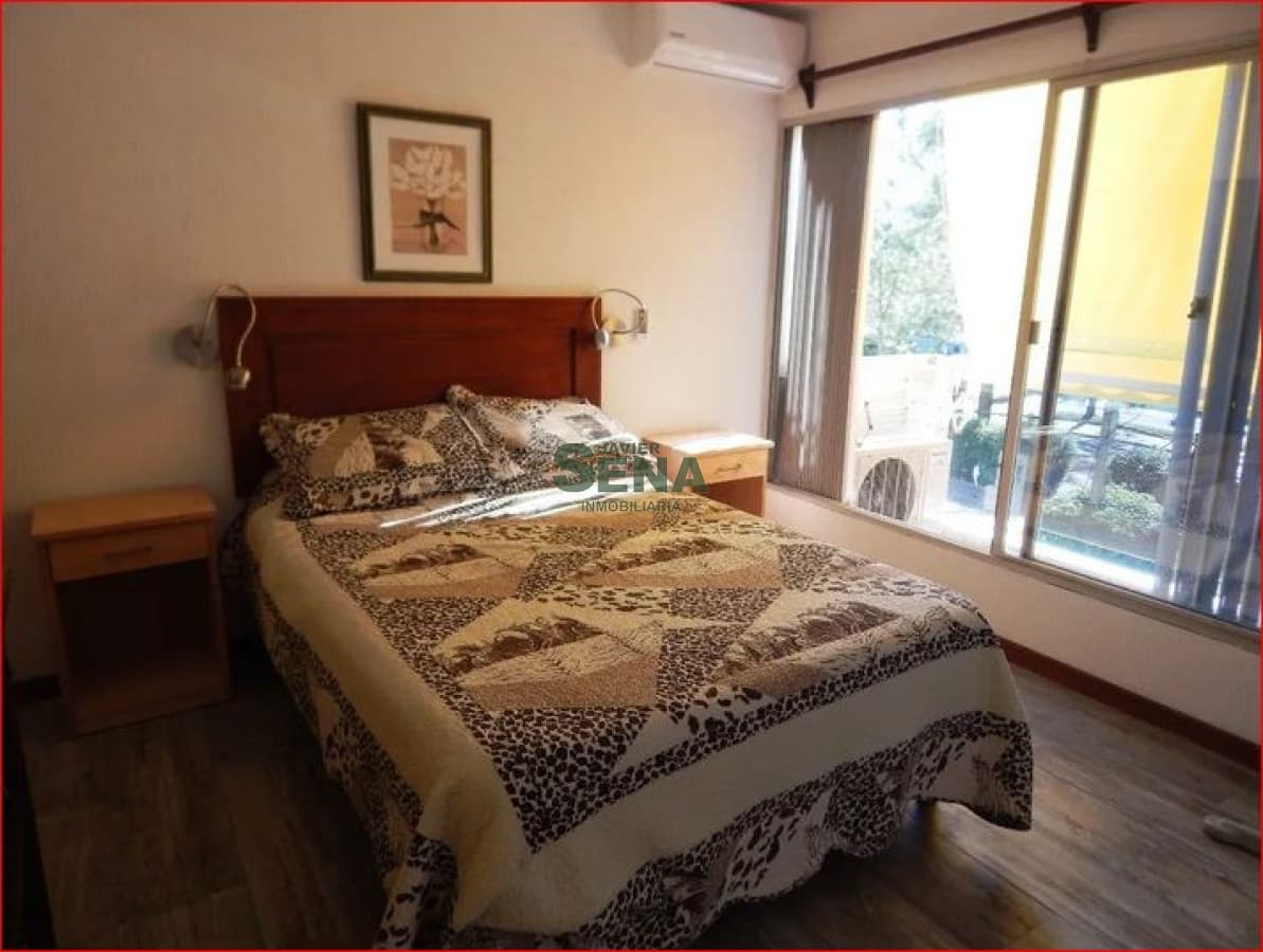 Alquiler de apartamento en la mansa, 1 dormitorio, baño, cerca de todo.
