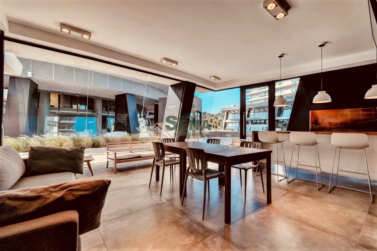 Alquiler de apartamento en la mansa, 1 dormitorio, baño, balcon, torre a estrenar, con todos los servicios.
