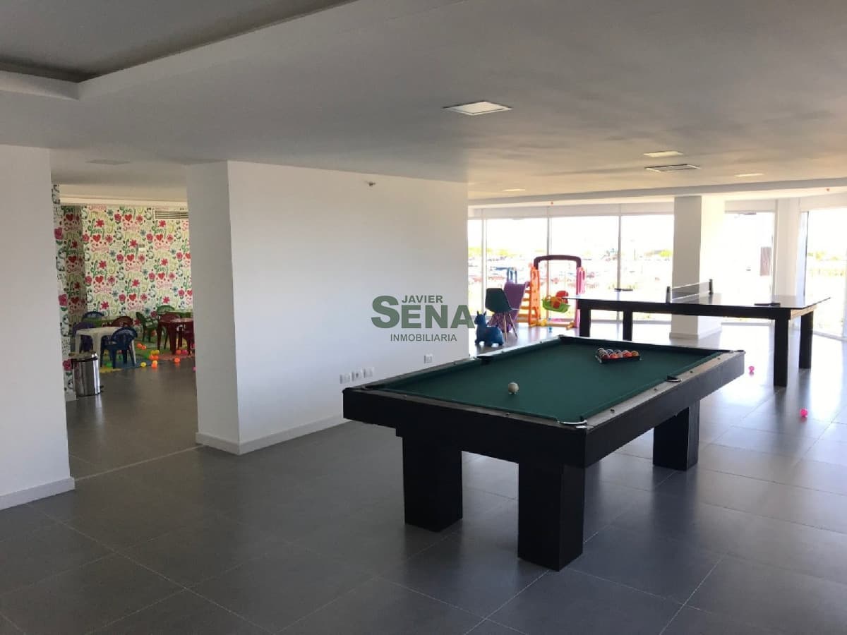 Venta de apartamento en la Brava, 3 dormitorios, 4 baños, buena vista y todos los servicios.