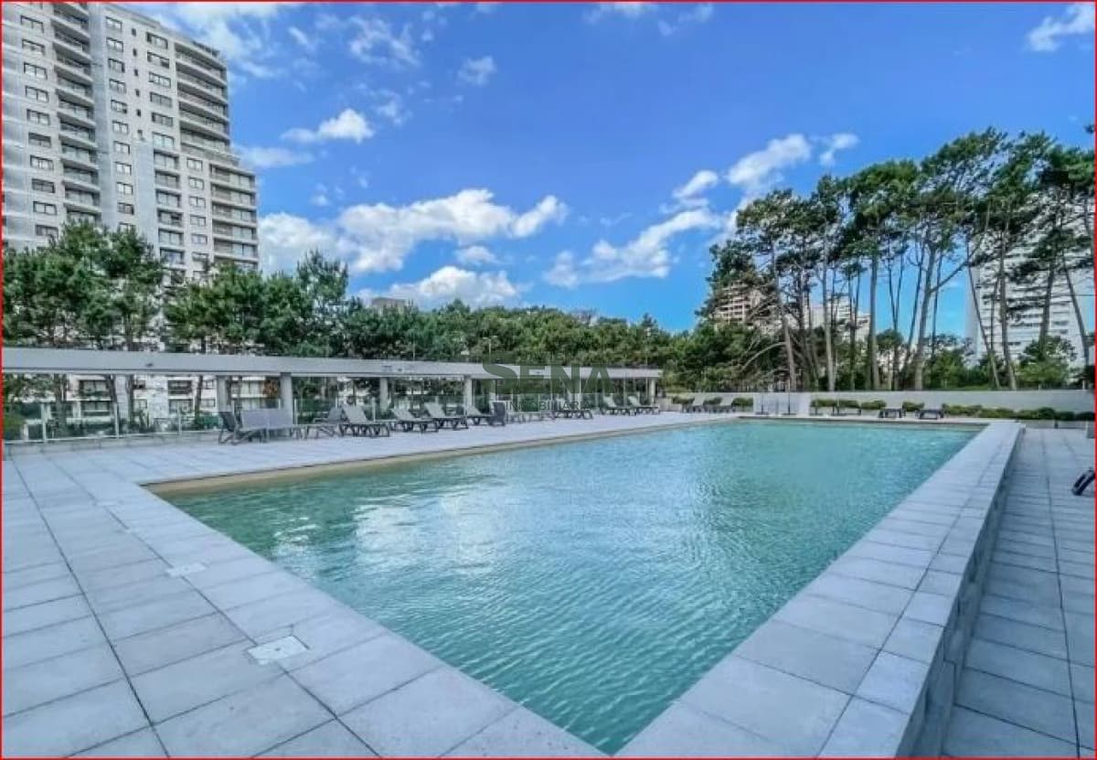 Alquiler de apartamento en la Roosevelt, 1 dormitorio, baño, piscina, servicios, gran vista al mar.