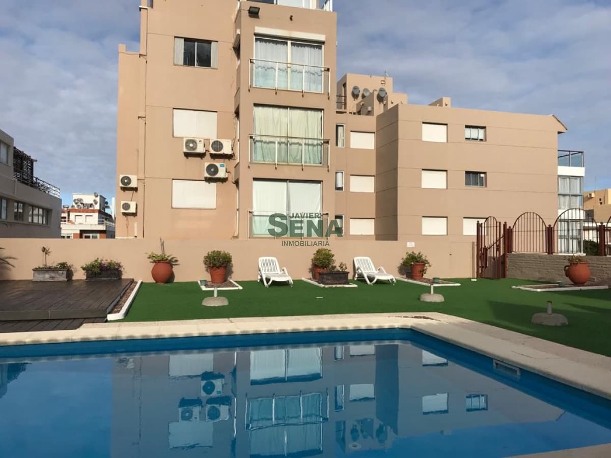 Venta apartamento Punta del este peninsula, 2 dormi, 2 baños, buen edificio.