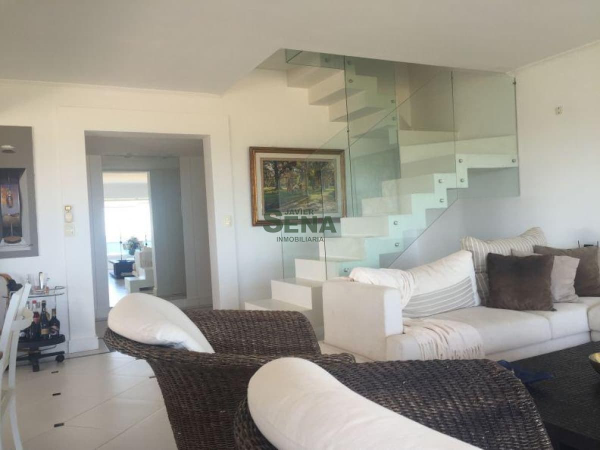 Venta de amplisimo penthouse, en 2 plantas,  en la Brava con todas las comidades, un lujo, más  Loft de 90 m2 de uso exclusivo.