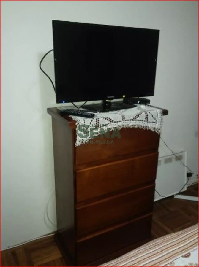 Venta de apartamento en la Peninsula, 1 dormitorio y dos baños, buen edificio.
